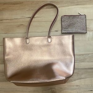 NWOT Bath & Body Works Metallic Pink Tote With Sparkly Wallet. Tote has a zipper